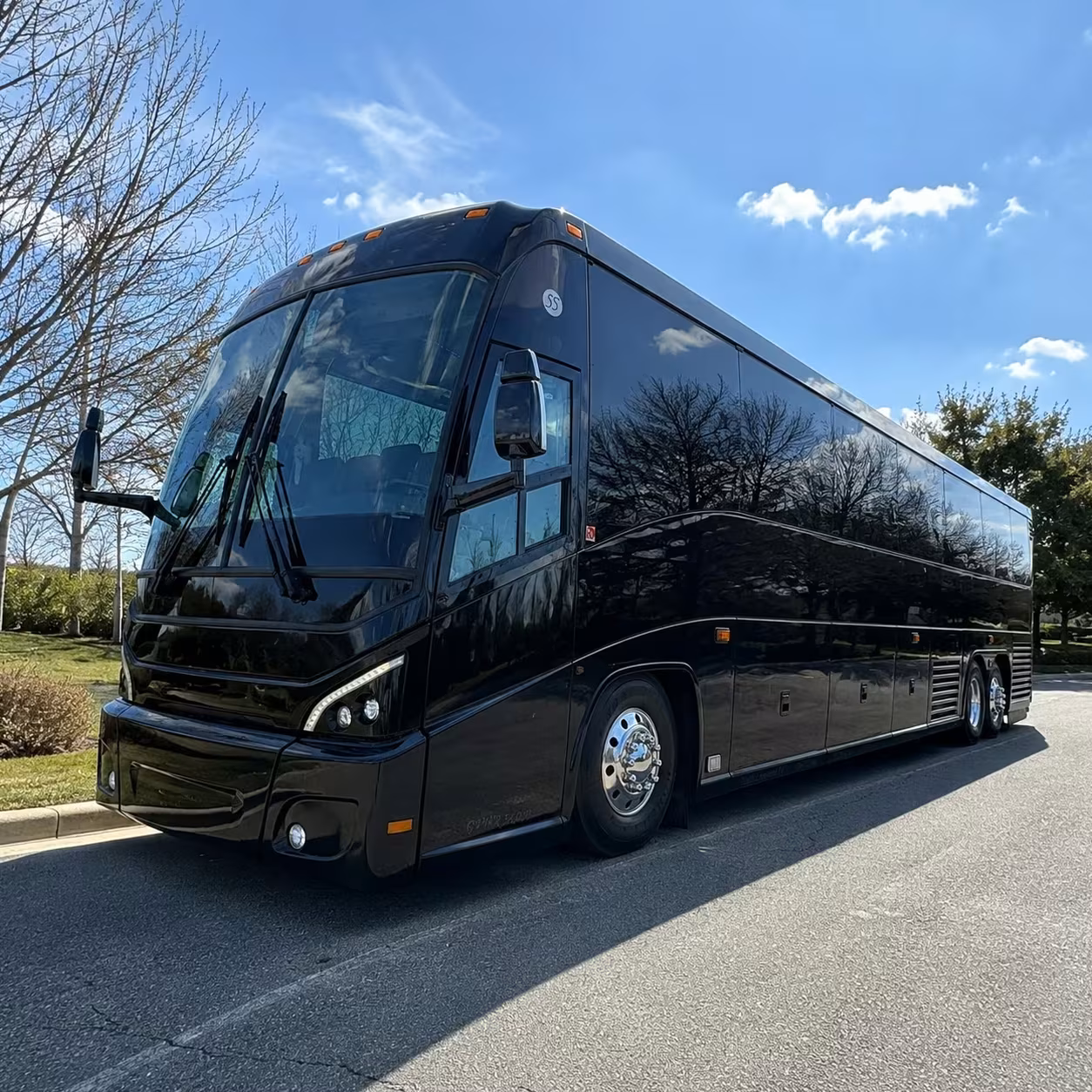 oakland charter bus rental exterior
