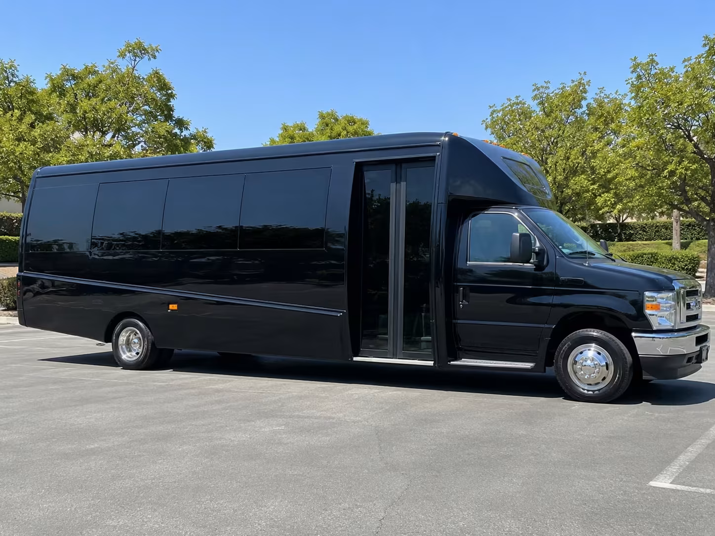 wedding minibus rentals for lake merritt and oakland venues